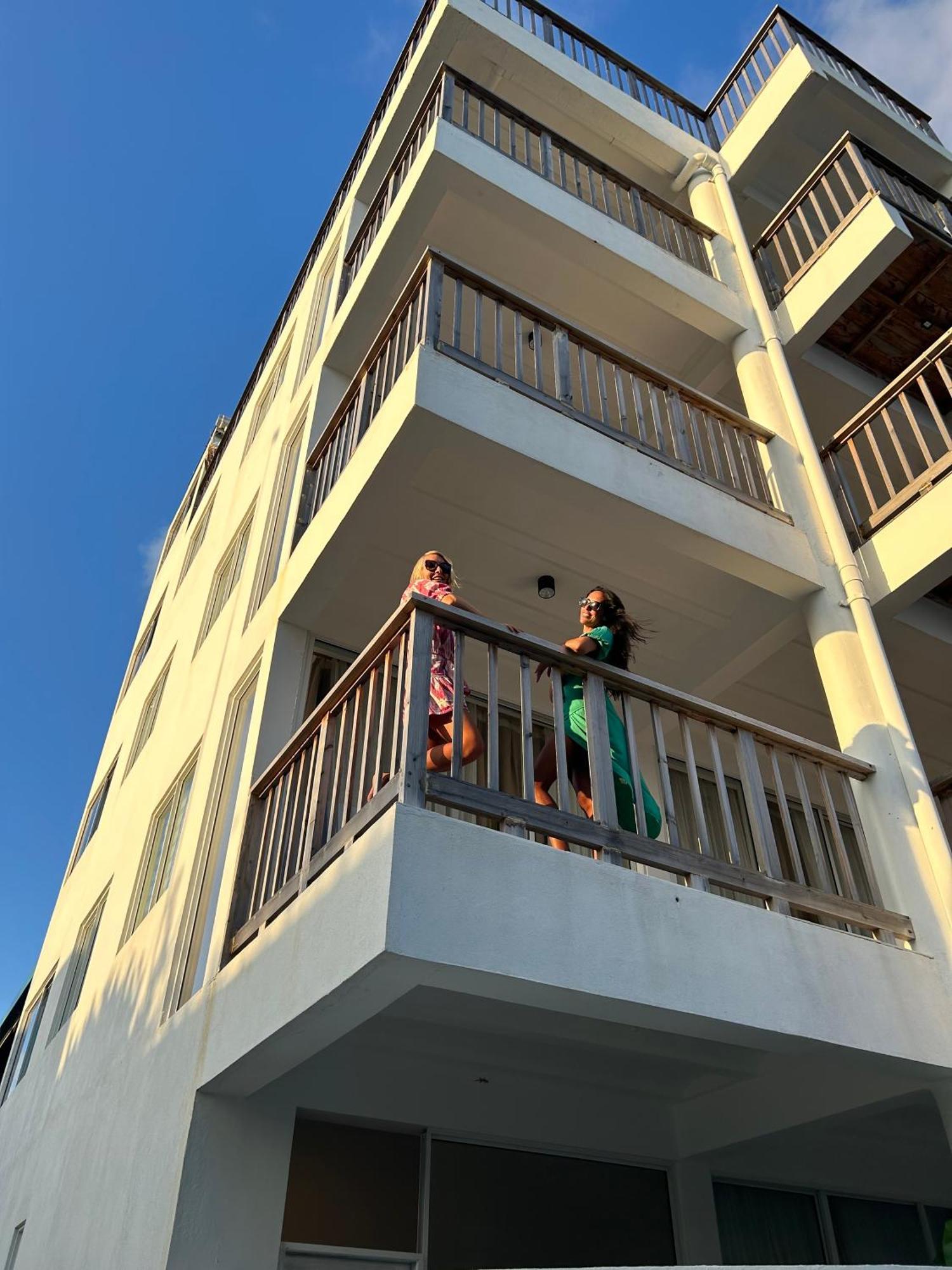 Coral Inn Тулусдоо Екстериор снимка